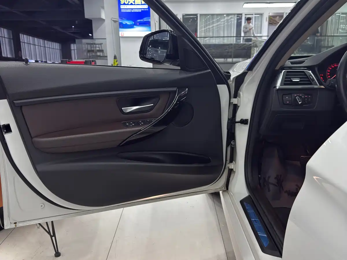 BMW 3 Series 2018 320Li Leading M Sport Package фото 7