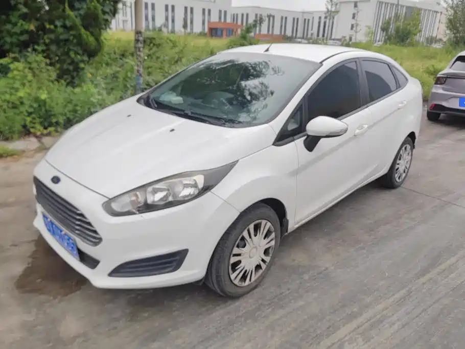 Фото 1 - Ford Fiesta