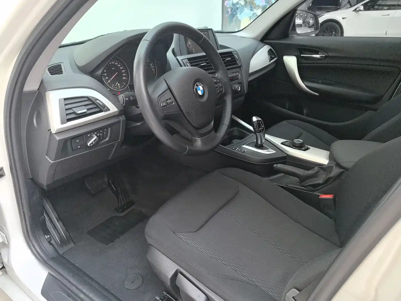 BMW 1 Series (Import) 2013 Facelift 116i Leading Model фото 9