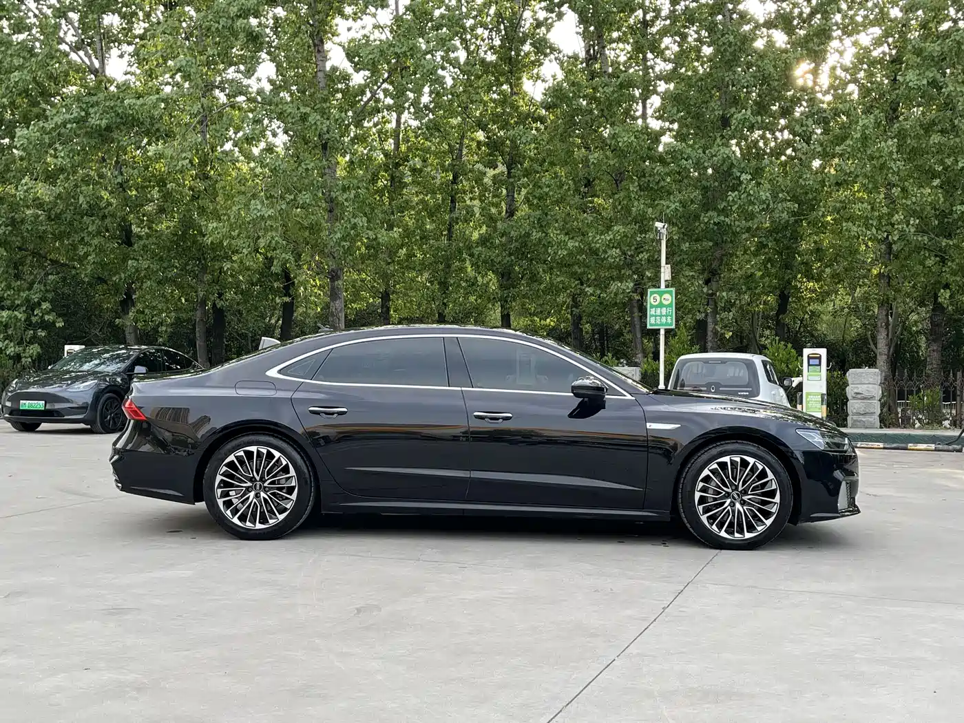 Audi A7L 2024 45 TFSI Luxury фото 3