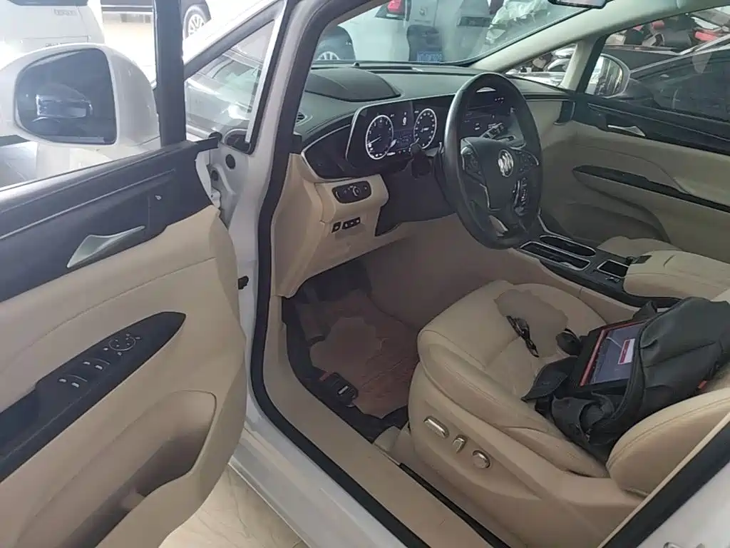 Фото 16 - Buick GL8