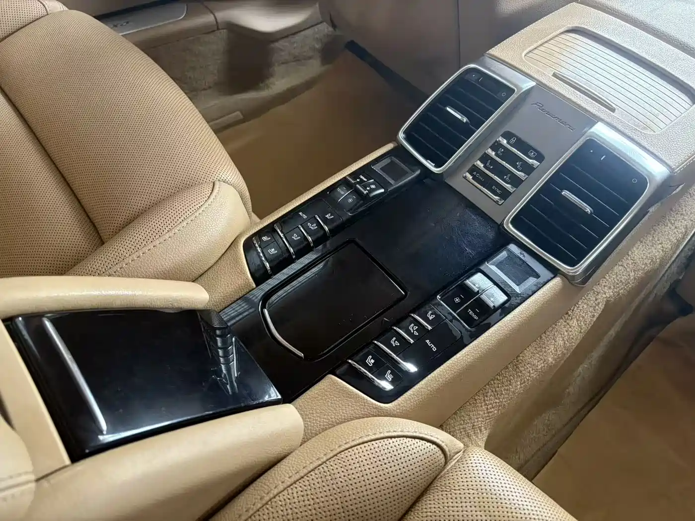 Фото 12 - Porsche Panamera