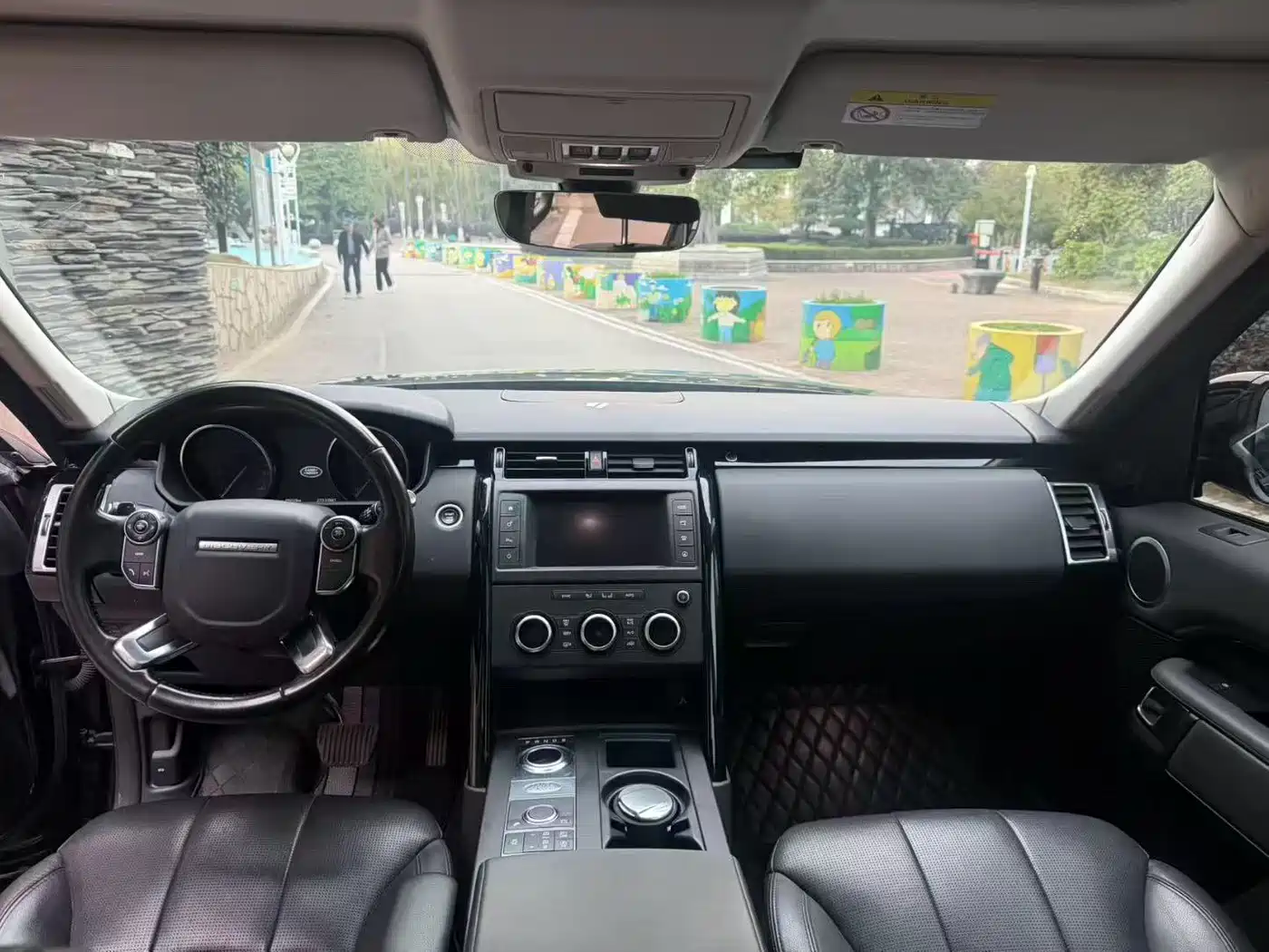 Land Rover Discovery 2017 3.0 SC V6 S фото 4