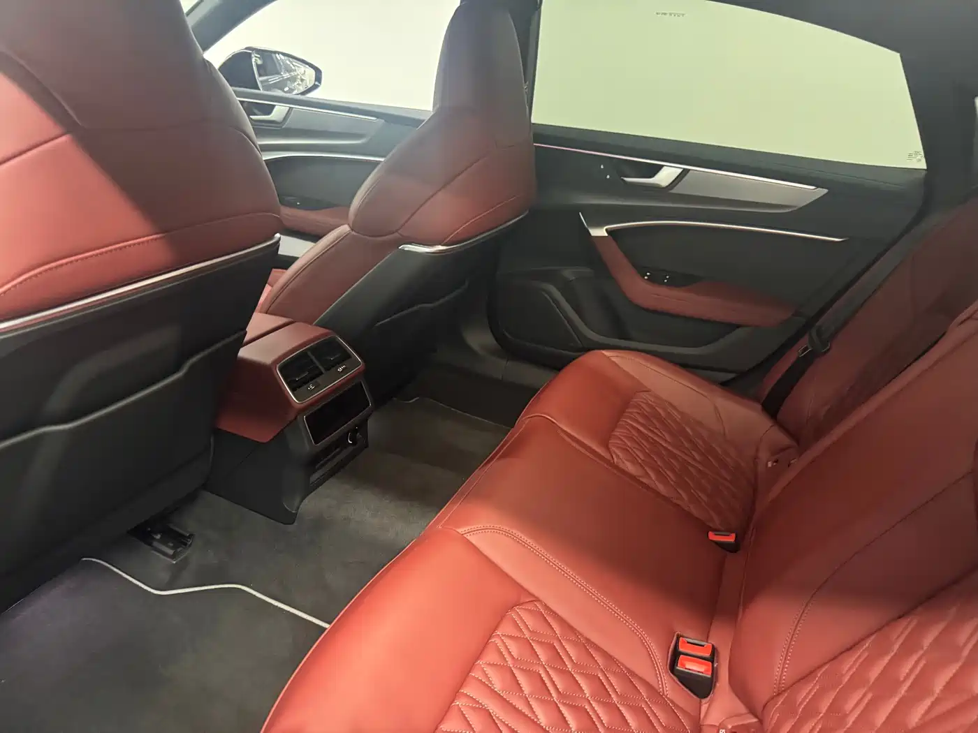 Audi A7L 2024 45TFSI S-line Dream Edition Crystal Package фото 7