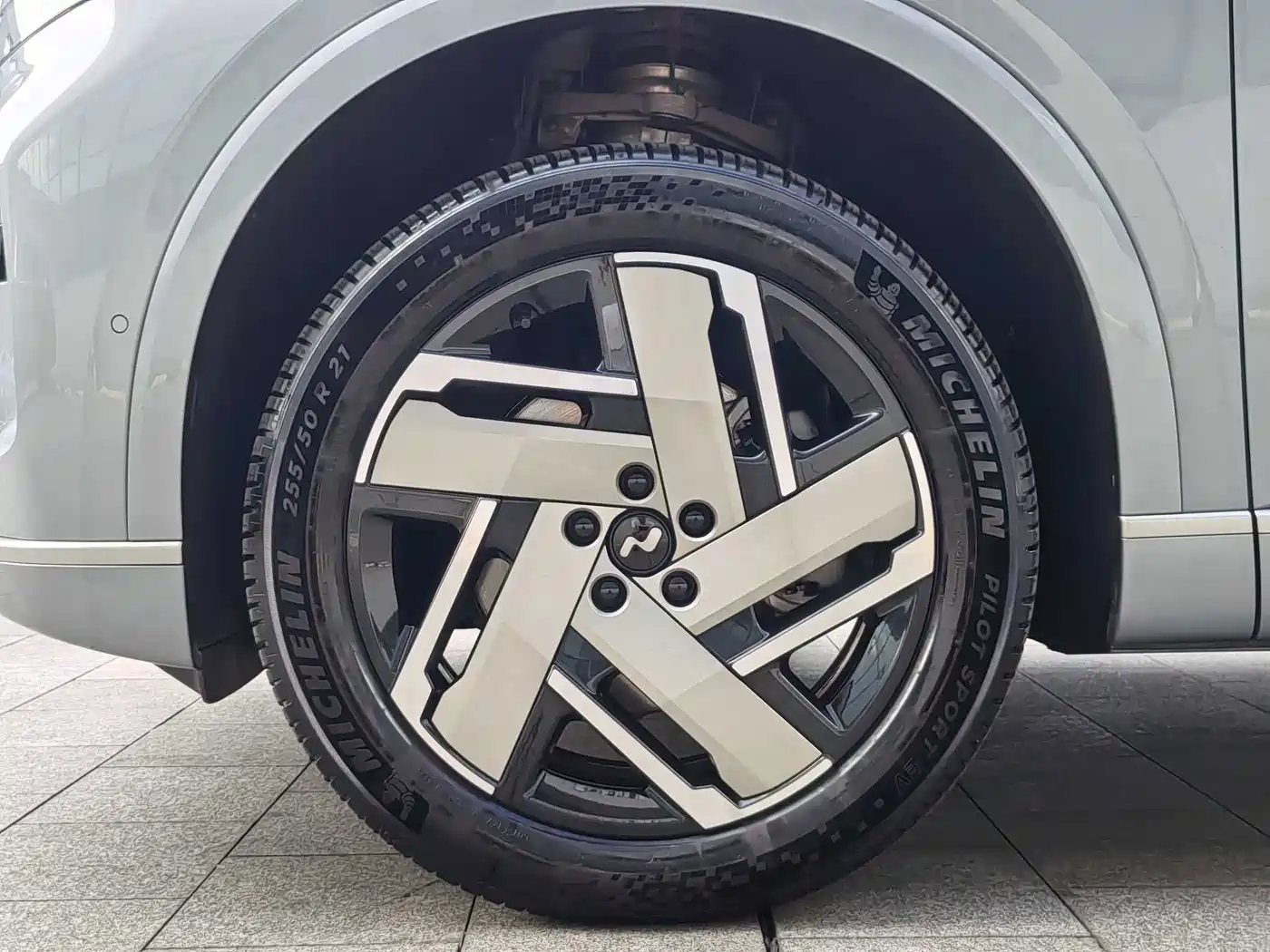 Ledao L90 2025 2025 AWD Base Model