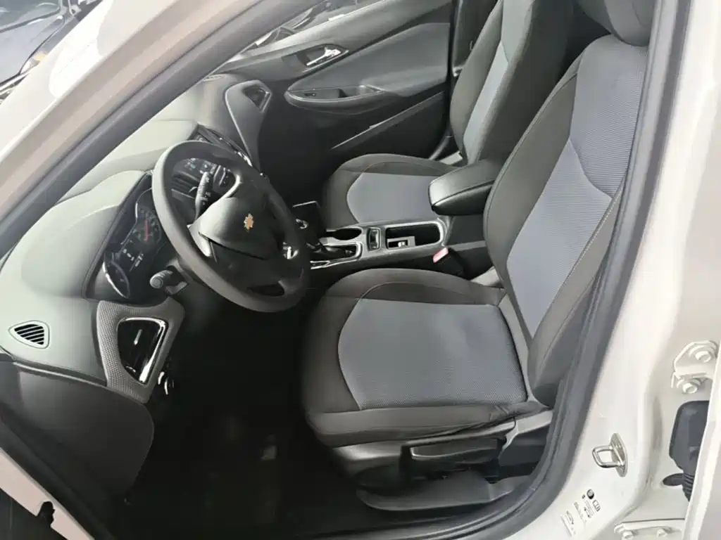 Chevrolet Cruze 2018 2018 320 Automatic Pioneer Sunroof Edition