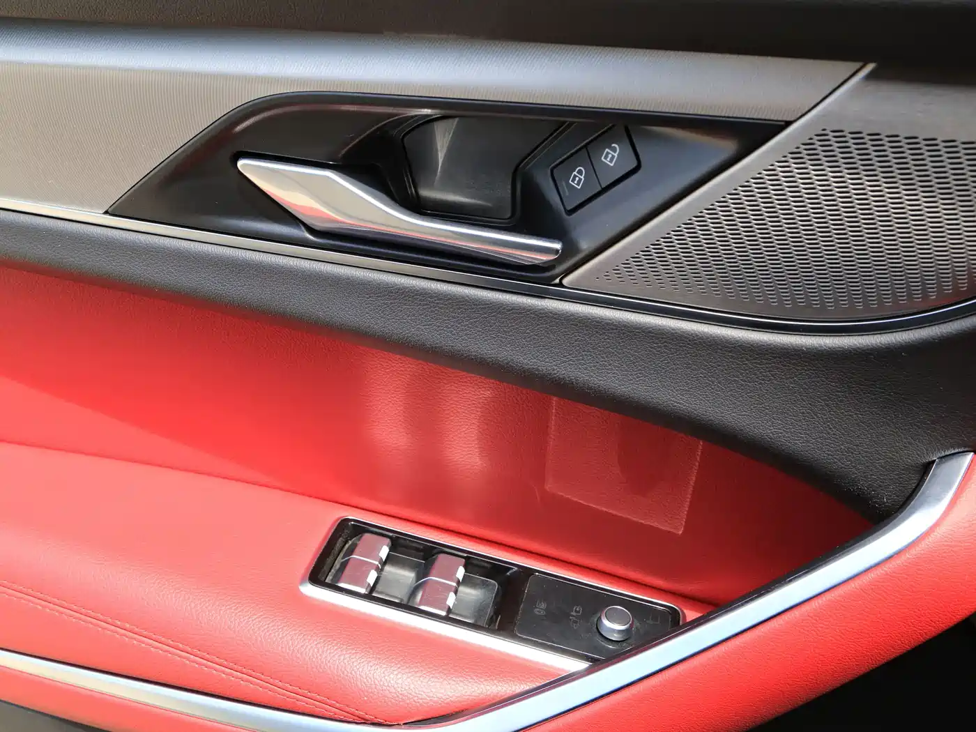Jaguar F-PACE 2024 2024 P250 R-Dynamic SE