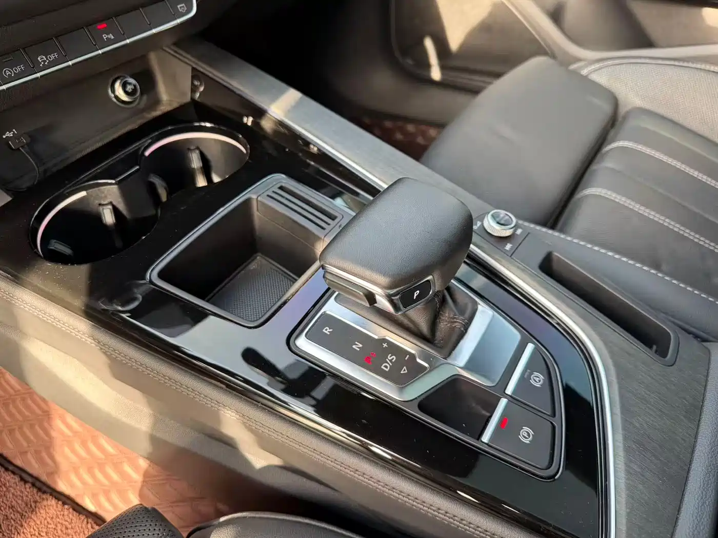 Audi Audi A4L 2022 40 TFSI Luxury Dynamic 9