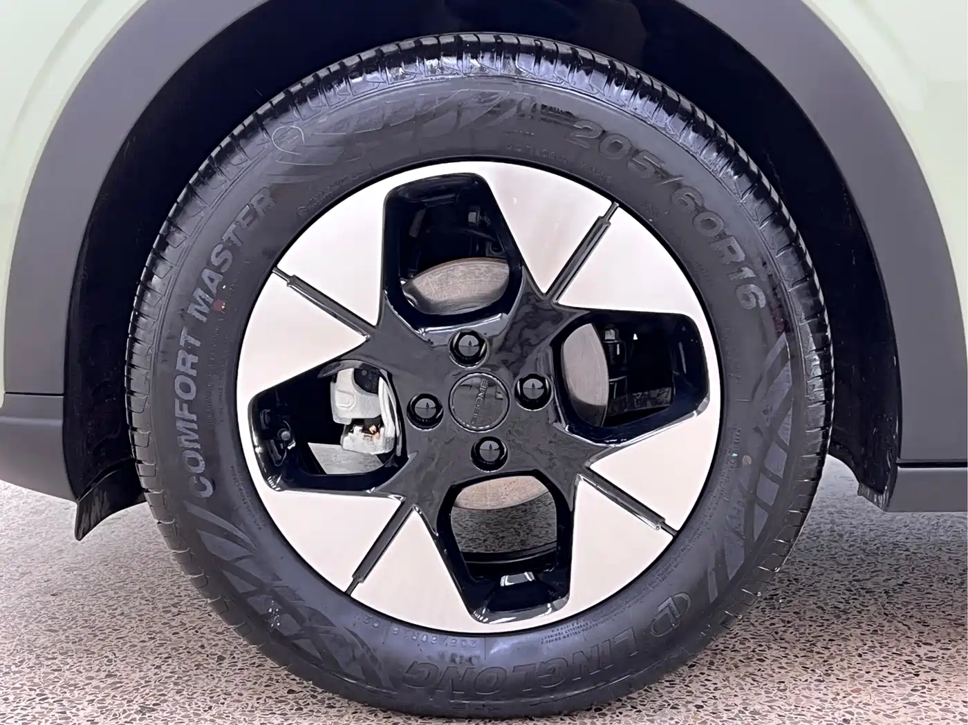 Geely Galaxy Starry Wish 2025 UP 410km Explorer+ Edition фото 9