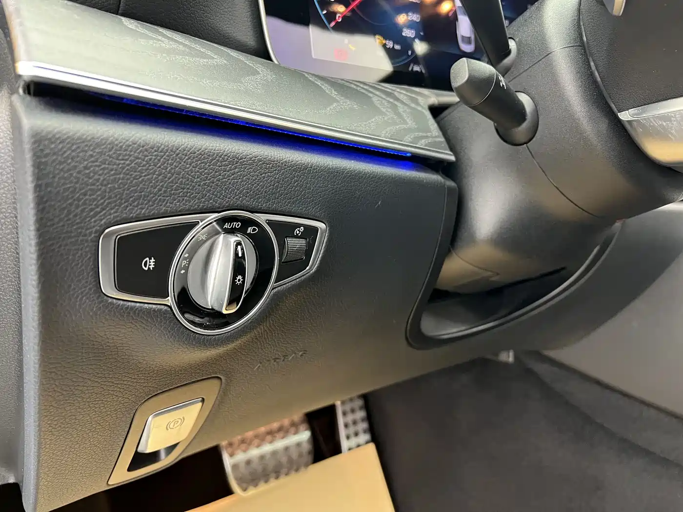 Mercedes-Benz CLS 2021 CLS 300 Luxury фото 4