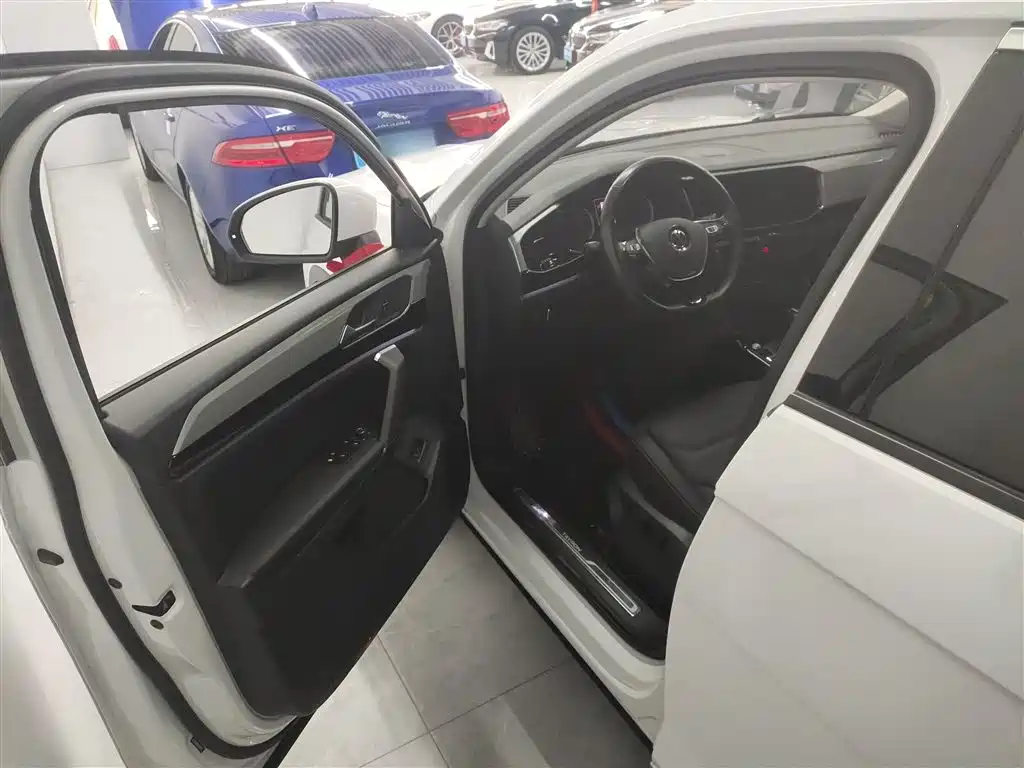 Volkswagen Tayron 2021 330TSI 2WD Luxury Smart Connect Edition фото 16