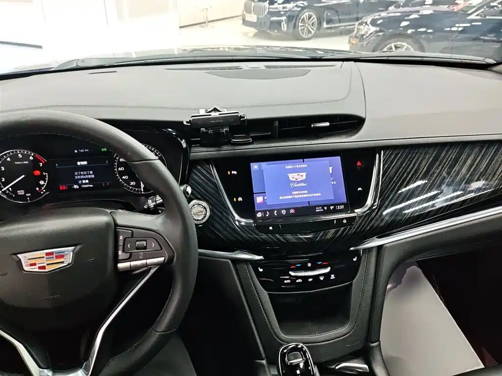 Cadillac XT6 2022 2.0T 6-Seater 2WD Luxury Edition фото 9