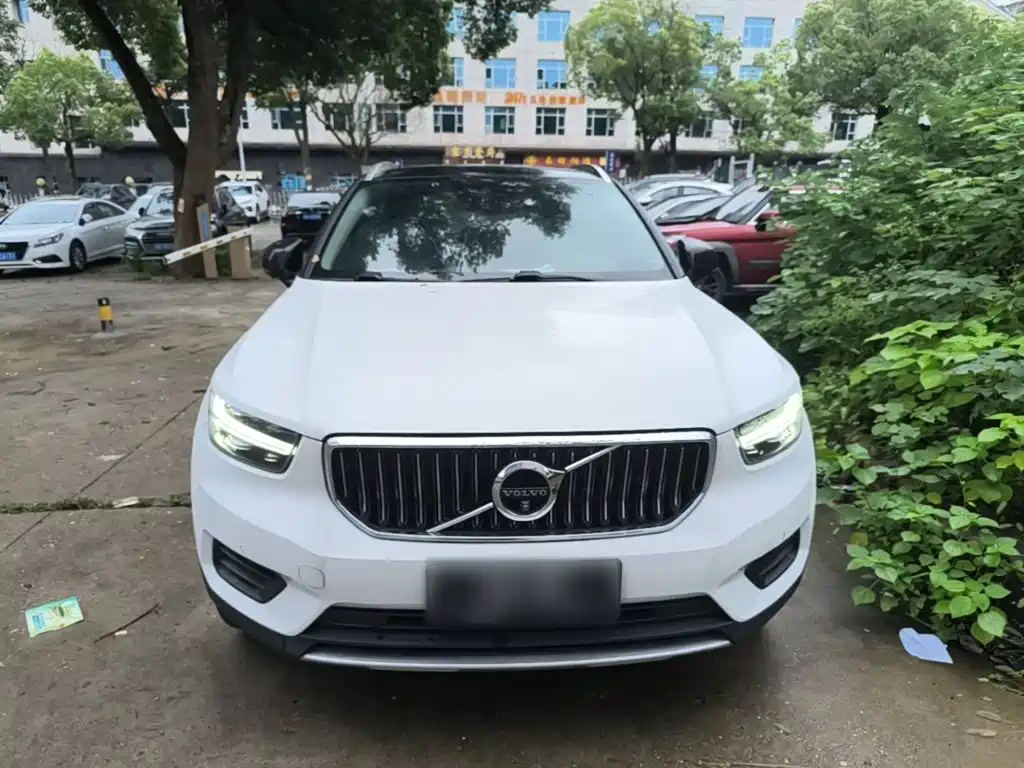 Volvo XC40 2022 2022 Model T4 AWD Smart Drive Fashion Edition