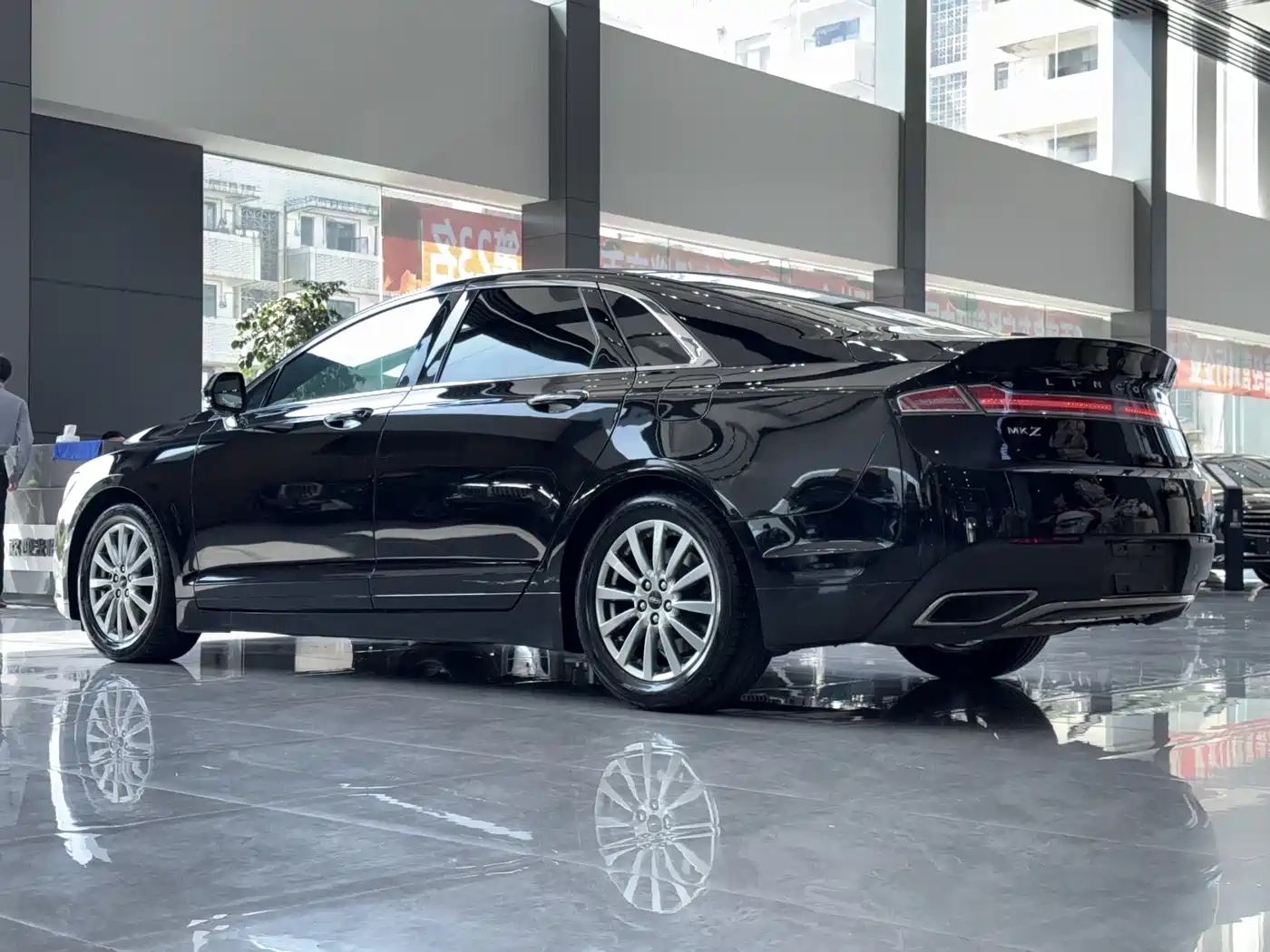 Lincoln MKZ 2020 2.0T Premium Edition фото 10