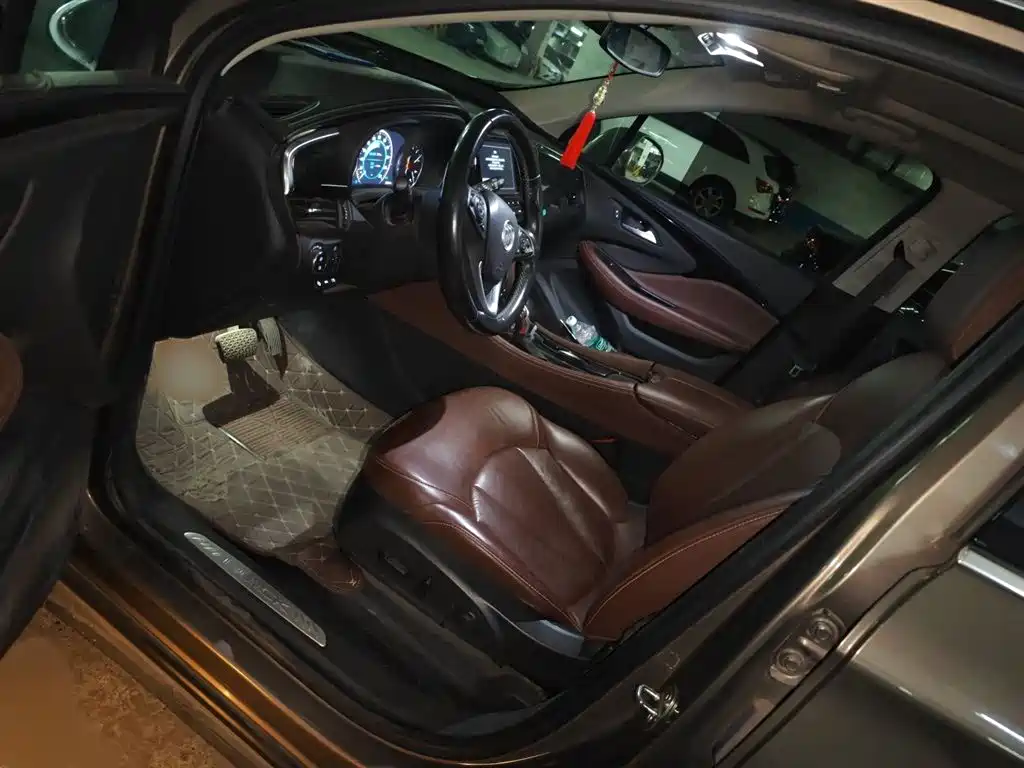 Buick Envision Plus 2018 28T 4WD Luxury фото 8