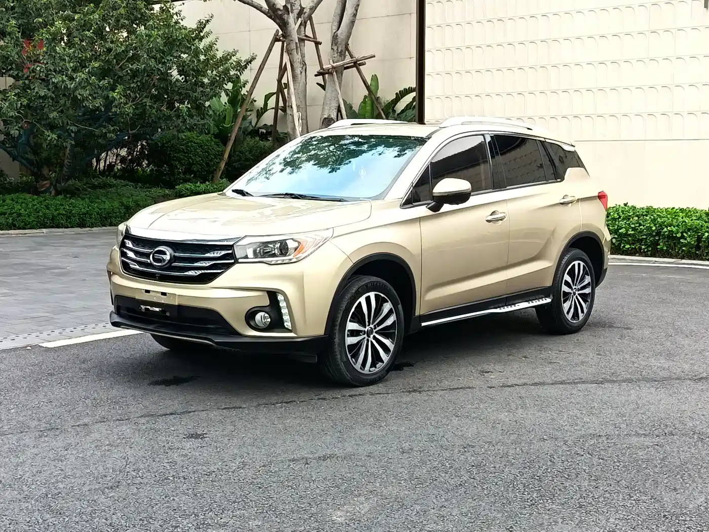 GAC Trumpchi Trumpchi GS4 2017 235T Automatic 2WD Luxury Smart Connected Edition