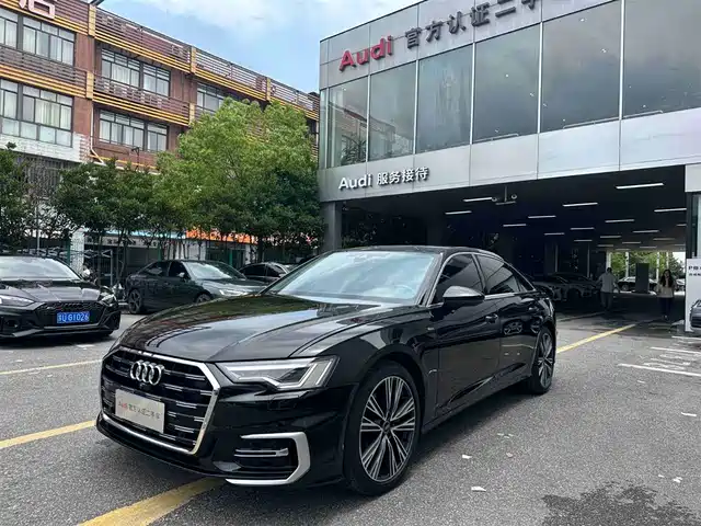Audi A6L 2024 45 TFSI quattro Premium Dynamic — фото 1