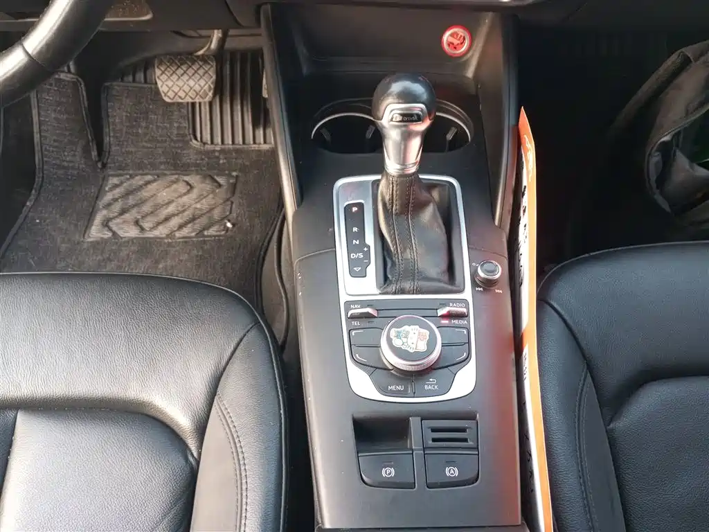Audi A3 2015 Limousine 40 TFSI Automatic Comfort фото 6
