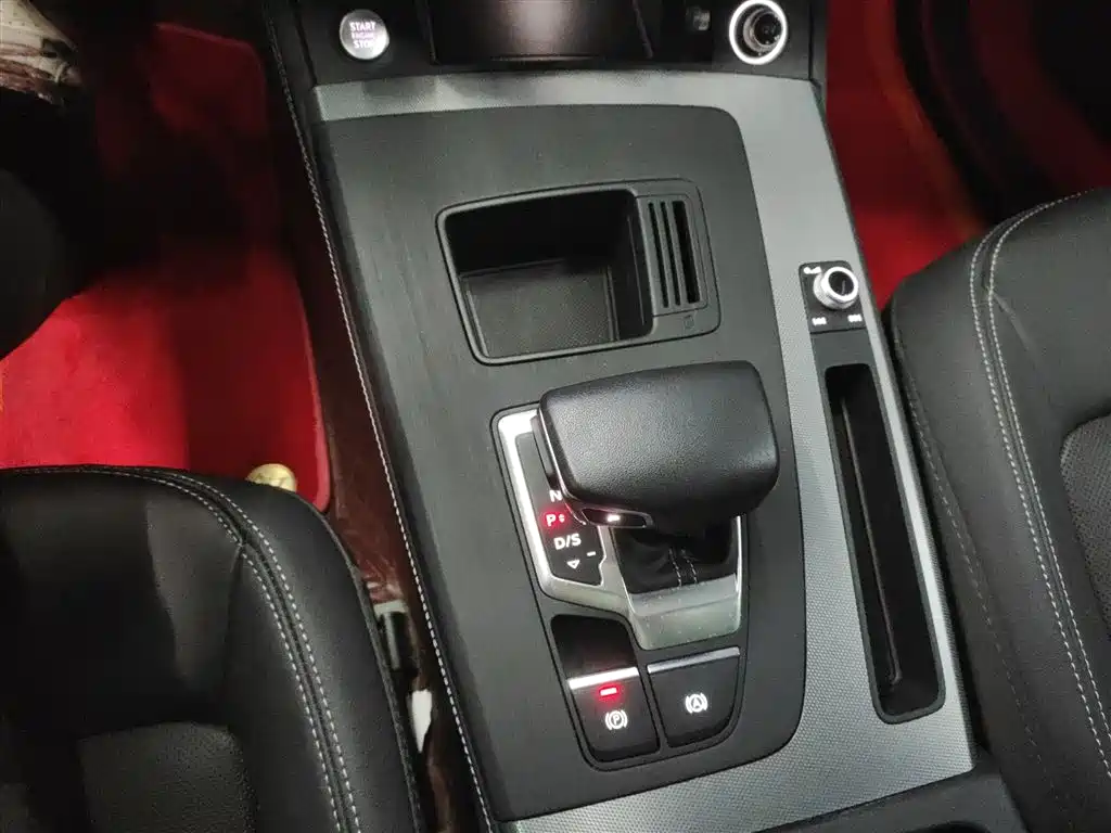Audi Q5L 2023 40T Fashion Elegance фото 14