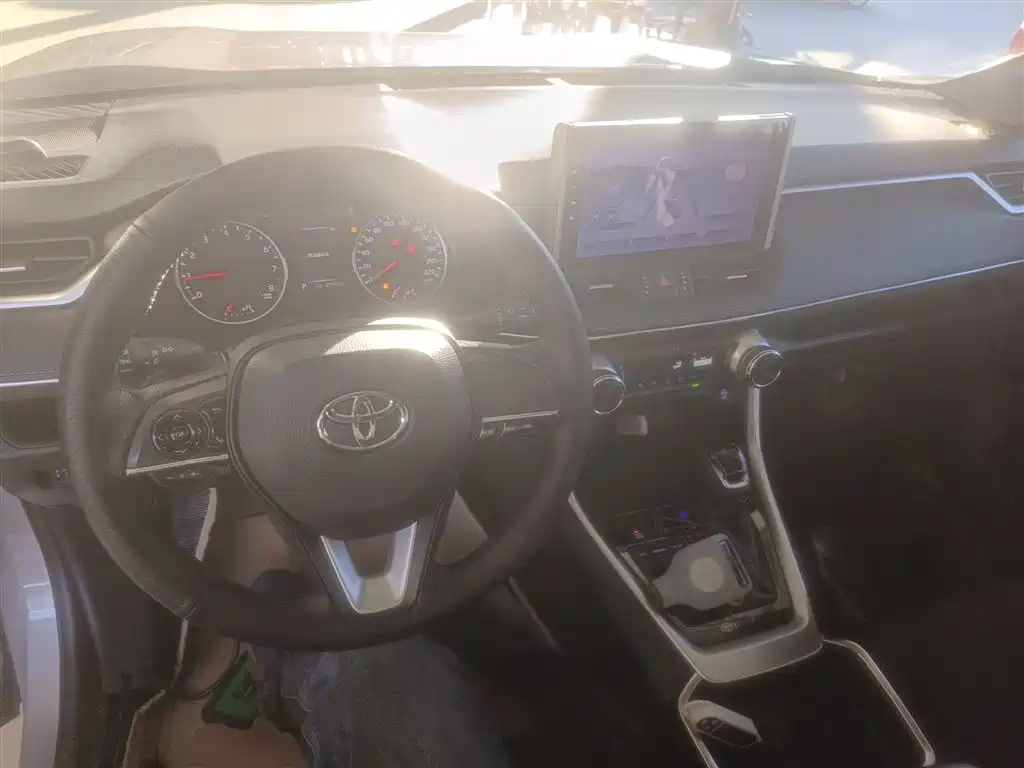 Toyota Wildlander 2020 2.0L CVT FWD Leading Edition фото 10