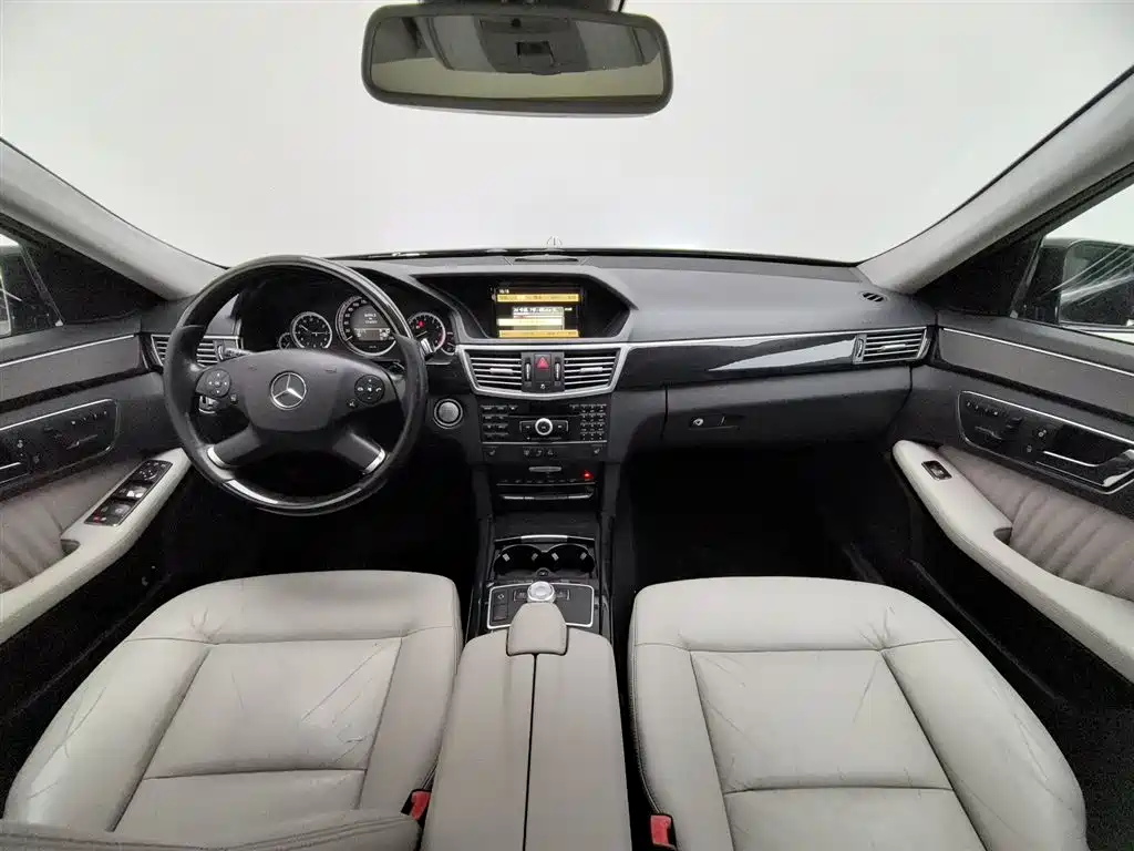 Mercedes-Benz E-Class (Import) 2010 Model E 300 Fashion Luxury Edition фото 5