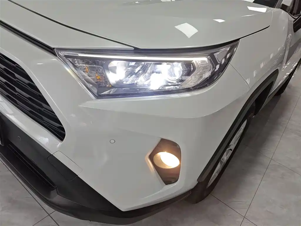 Toyota RAV4 Rongfang 2022 2.0L CVT 2WD Urban Edition фото 24