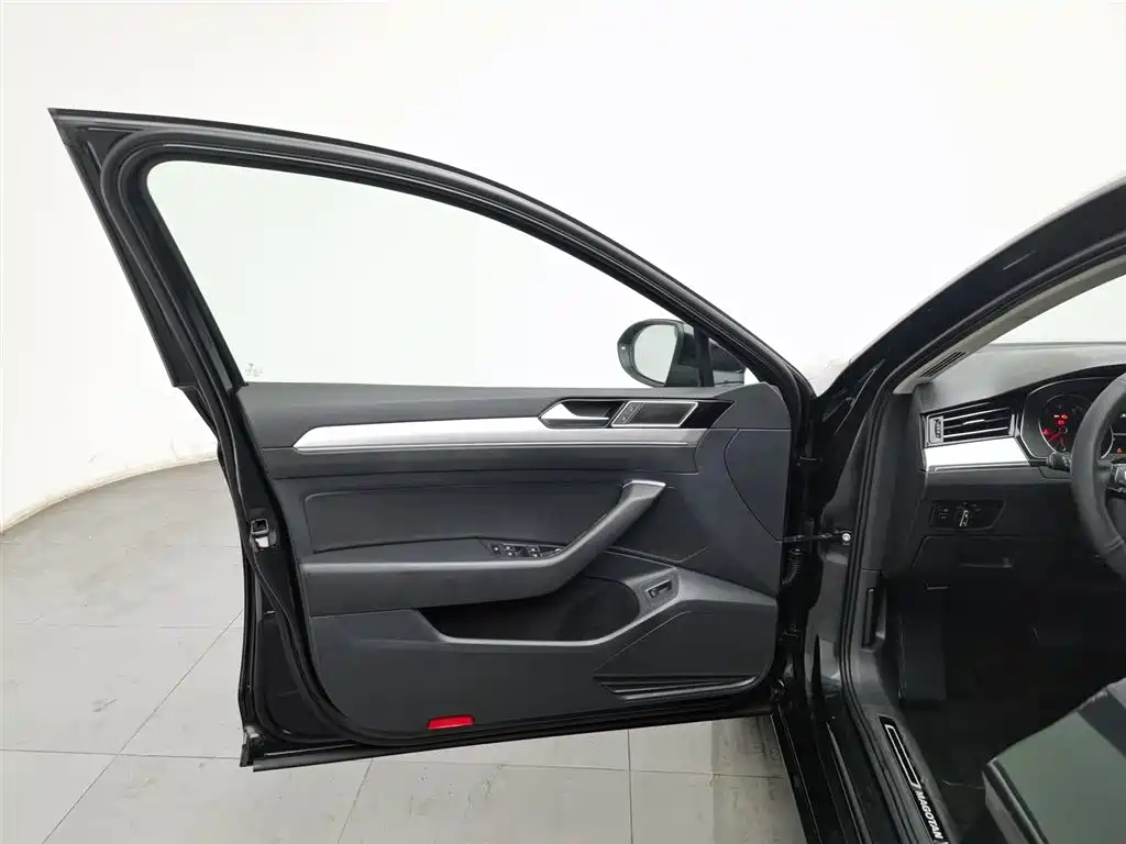 Volkswagen Magotan 2018 330TSI DSG Leading фото 8