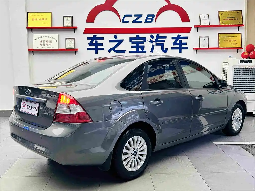 Фото 6 - Ford Focus