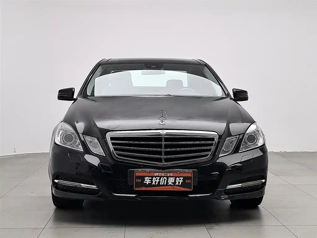 Mercedes-Benz E-Class (Import) 2010 Model E 300 Fashion Luxury Edition фото 3