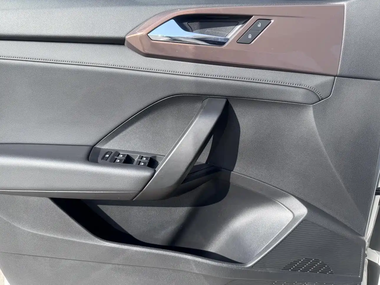 Volkswagen Tharu, миниатюра 18