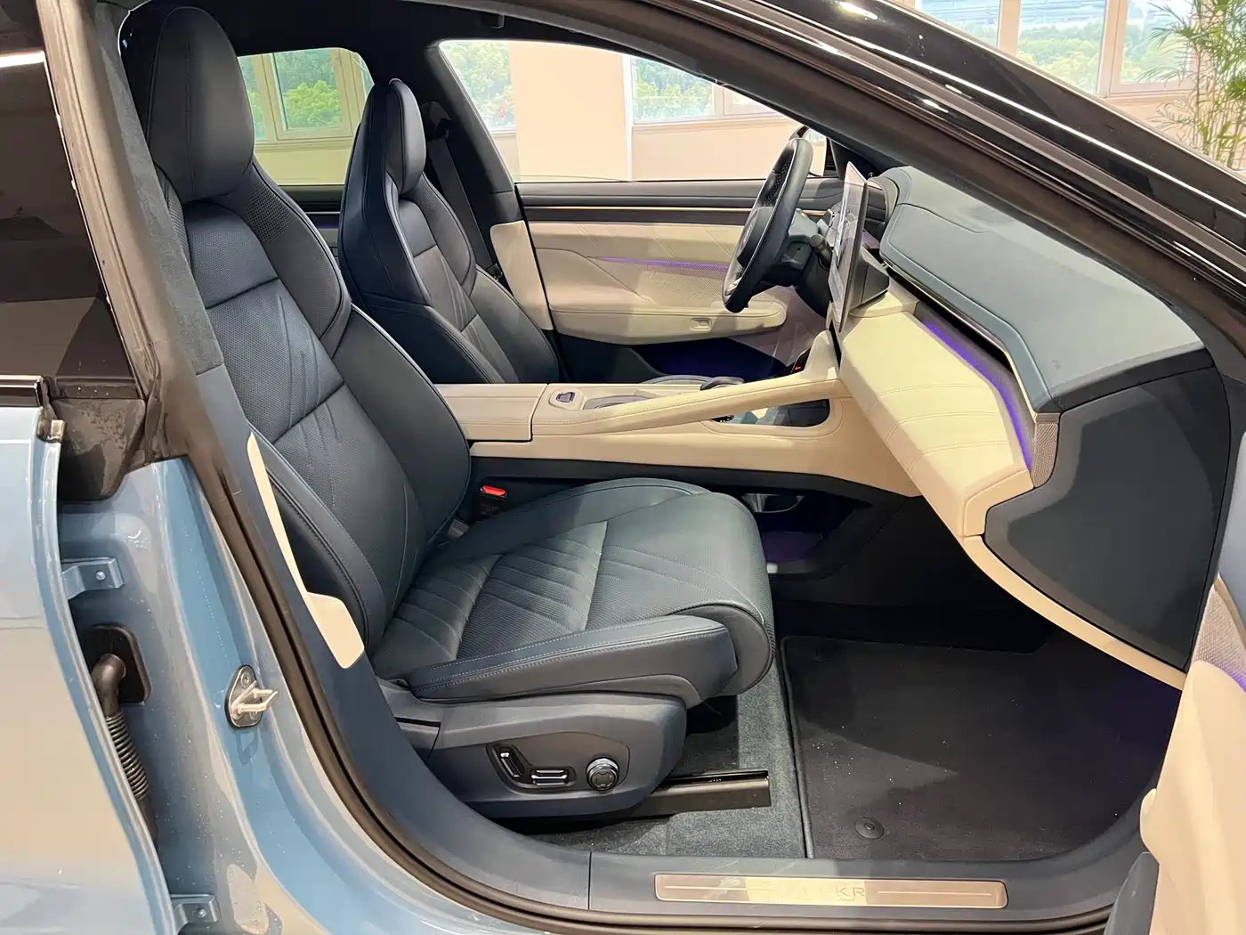 ZEEKR EXTREME KRYPTON 001