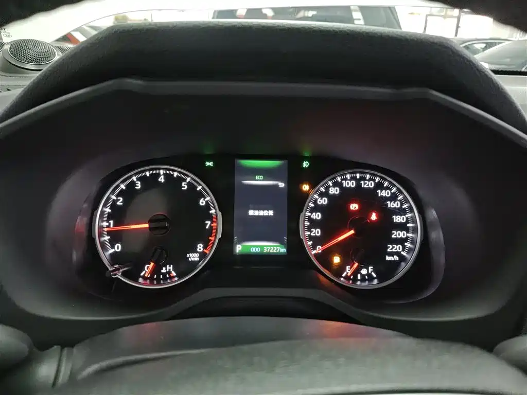 Toyota RAV4 Rongfang 2022 2.0L CVT 2WD Urban Edition фото 12