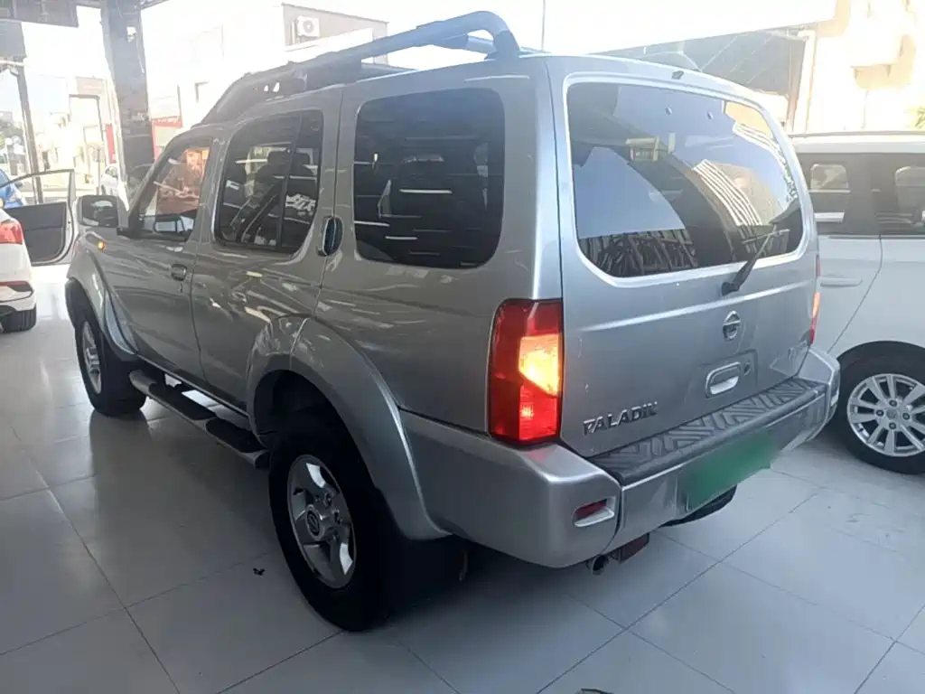 Nissan Paladin 2016 2013 2.4L 2WD Standard China V