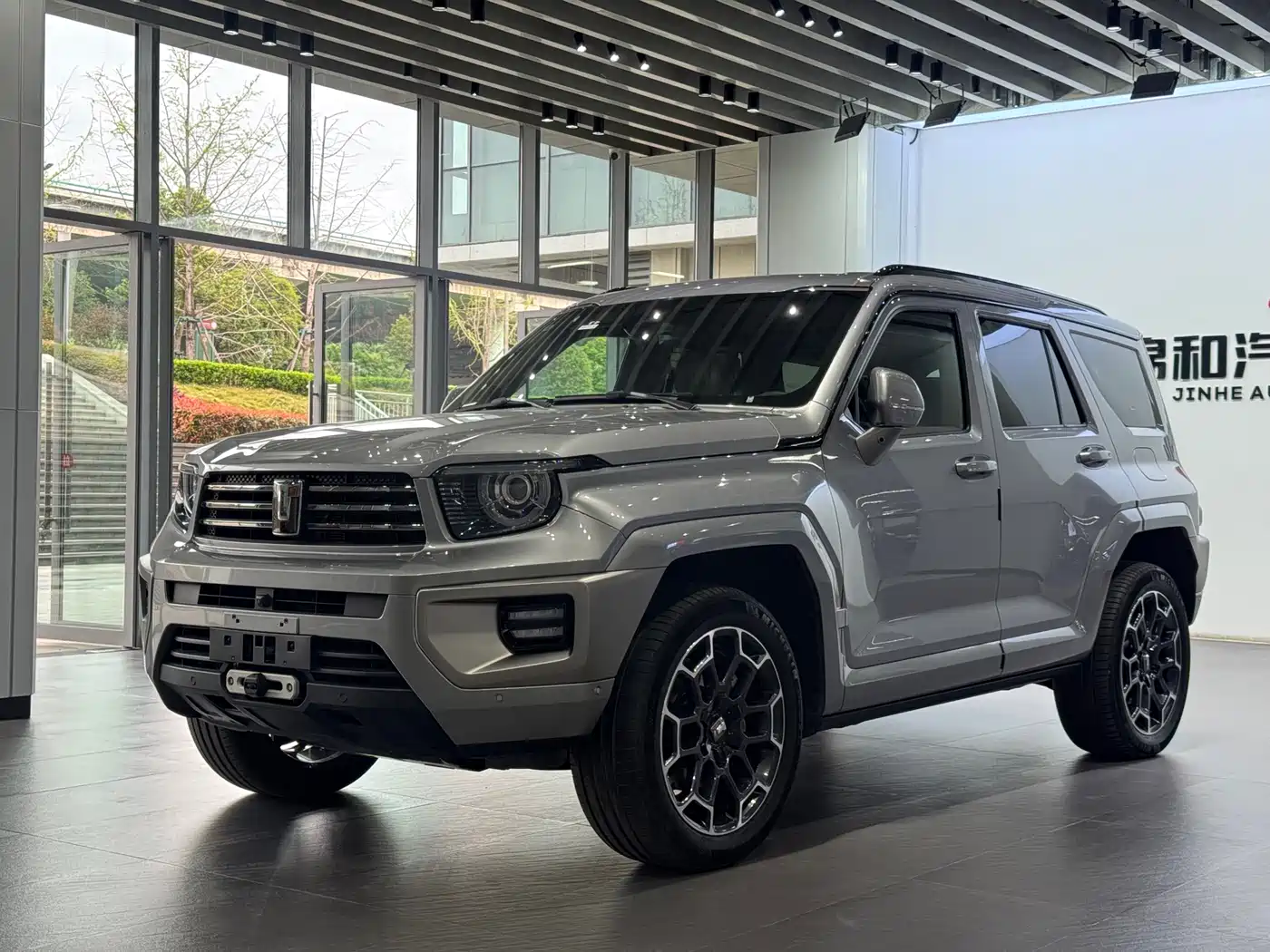 TANK TANK 700 NEW ENERGY