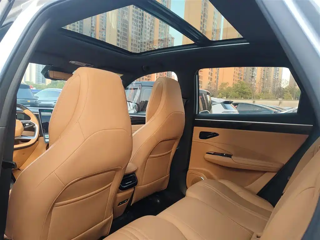 Geely Galaxy Galaxy L7 2025 EM-i 115km Explorer+ Edition фото 18