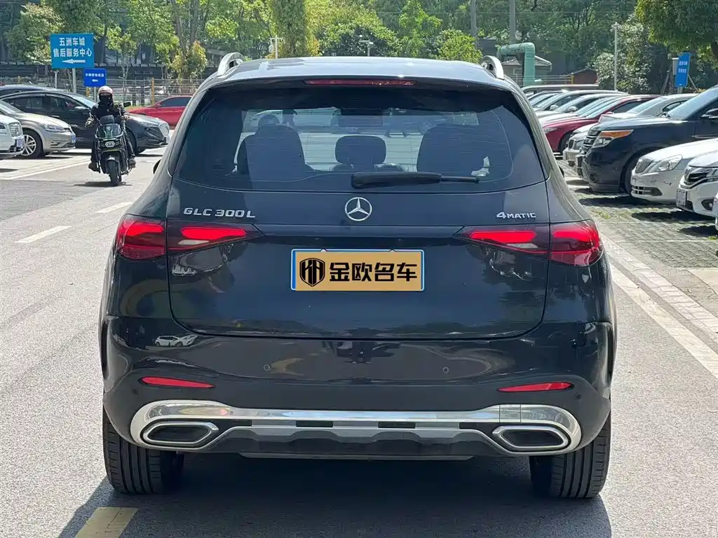 MERCEDES-BENZ GLC