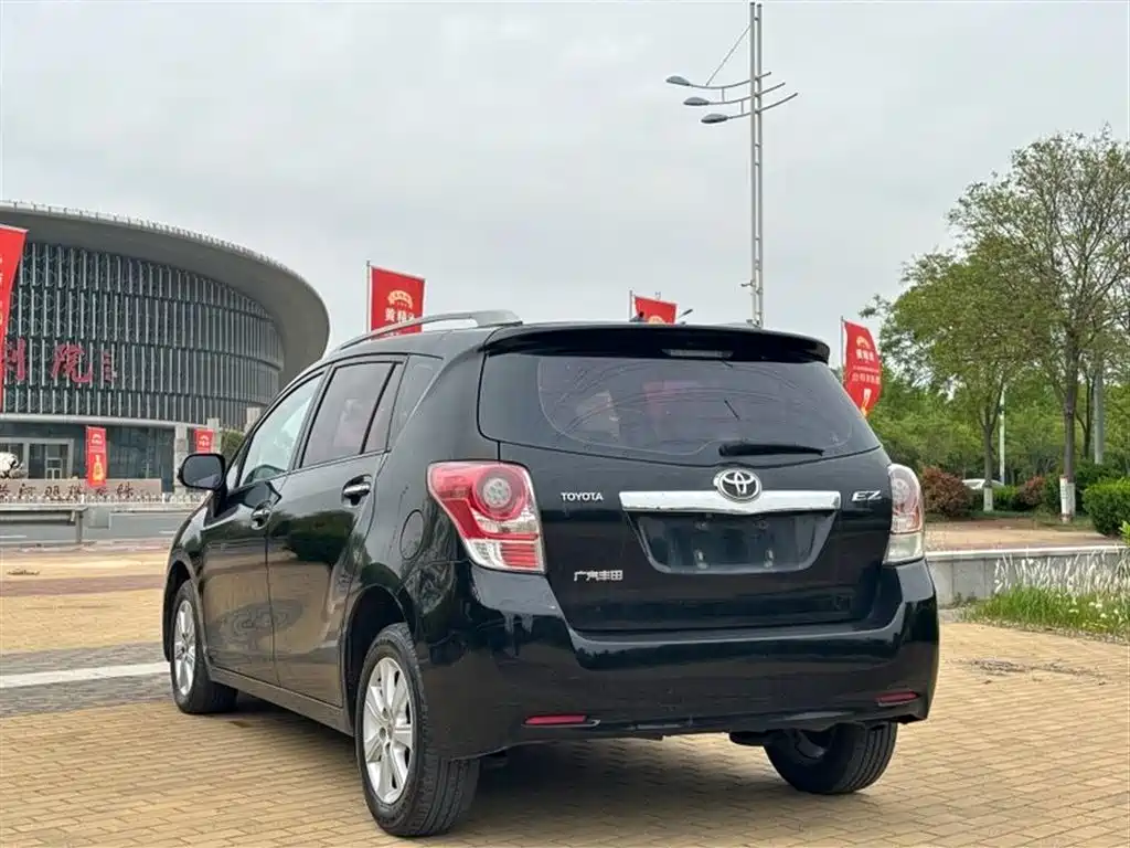 Toyota E'Z 2014 Xingyao 180E CVT Elite фото 6