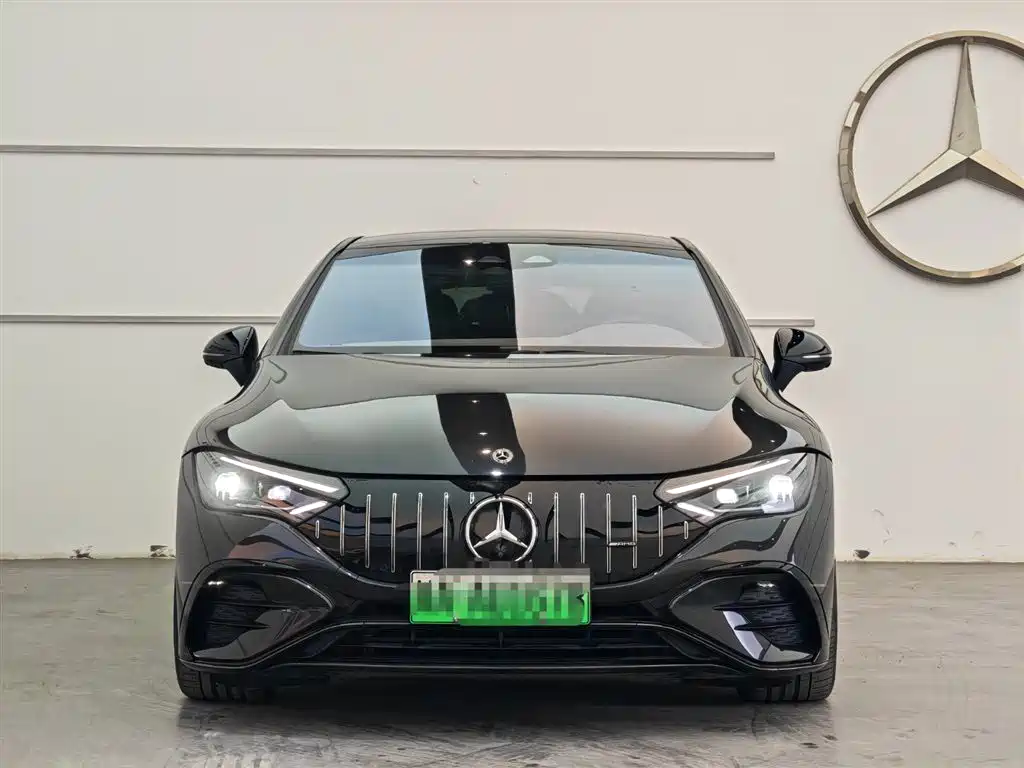MERCEDES-BENZ EQE AMG