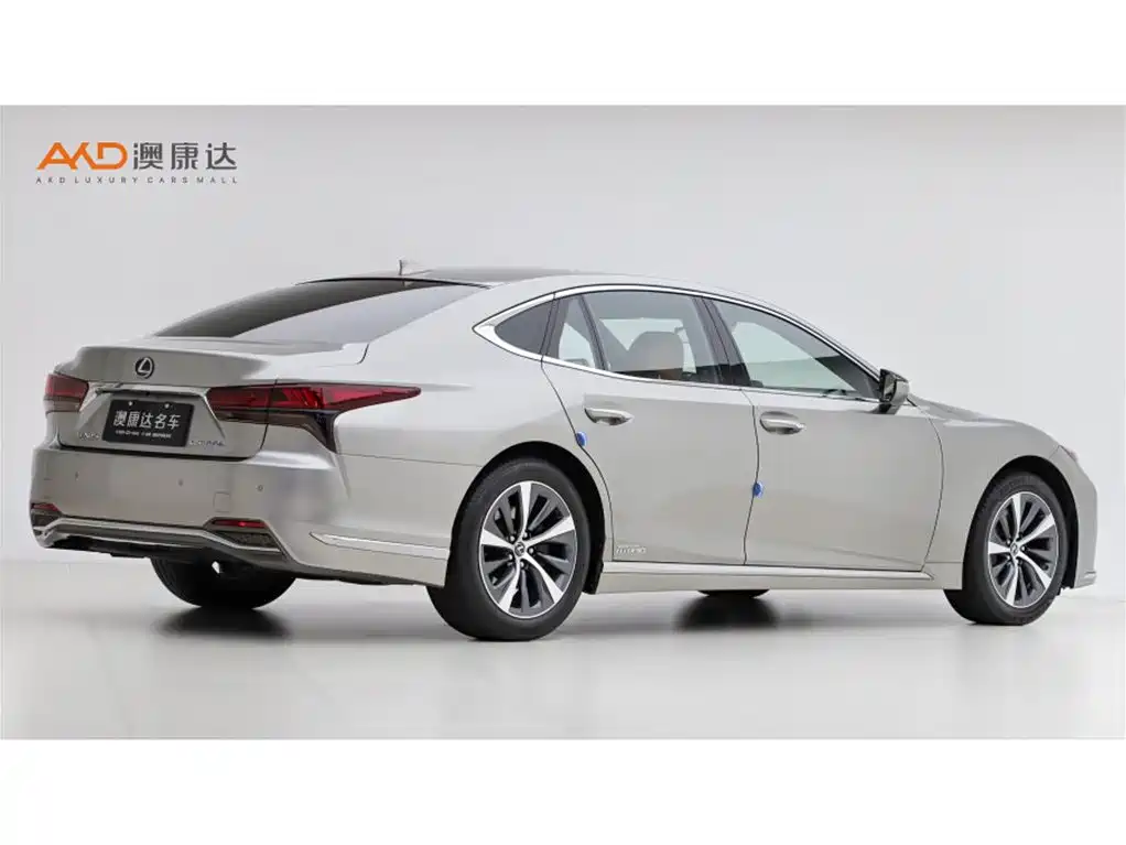 Фото 3 - Lexus LS