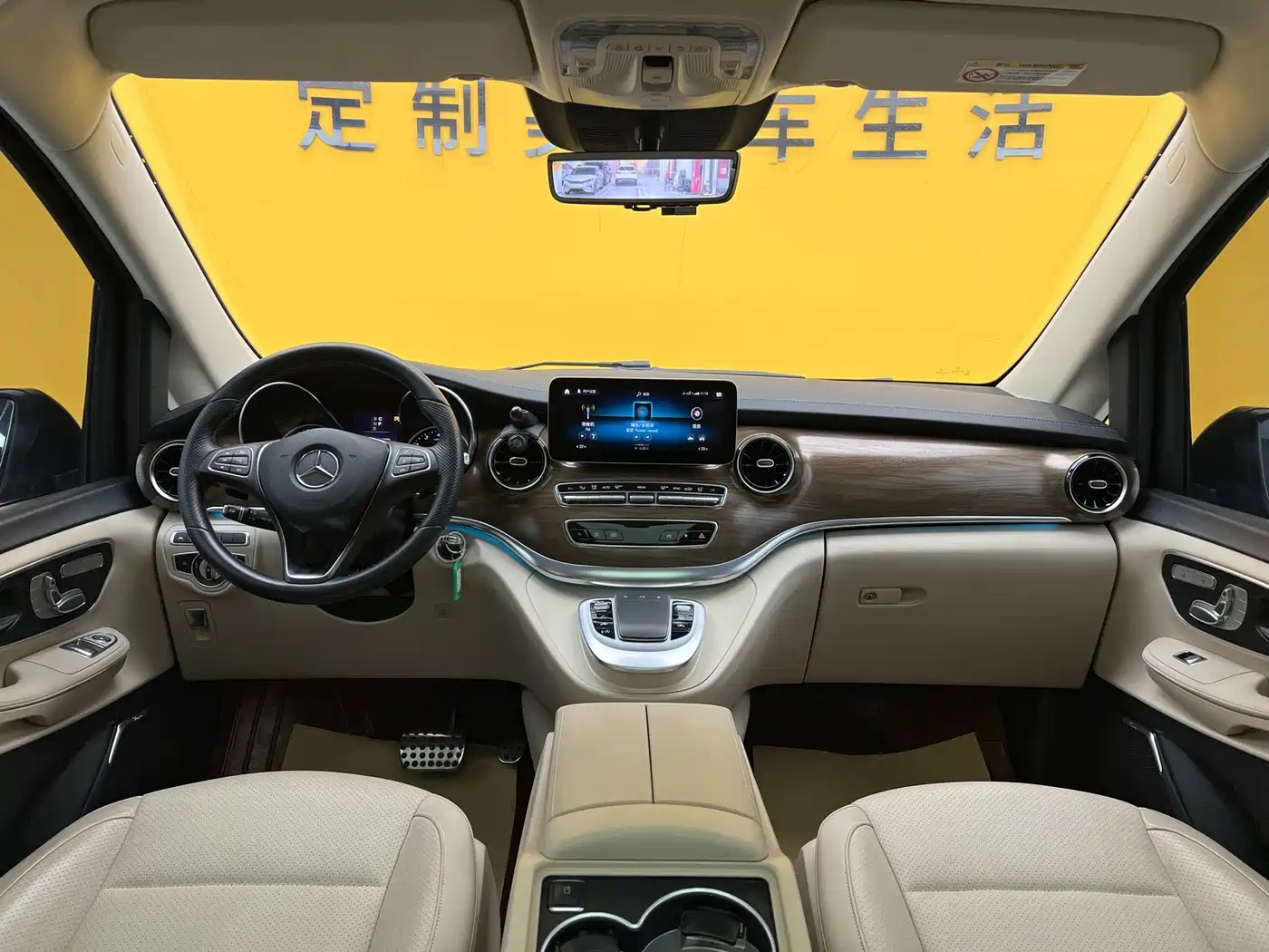 Mercedes-Benz V-Class 2021 V 260 L Long Wheelbase Luxury Edition фото 16