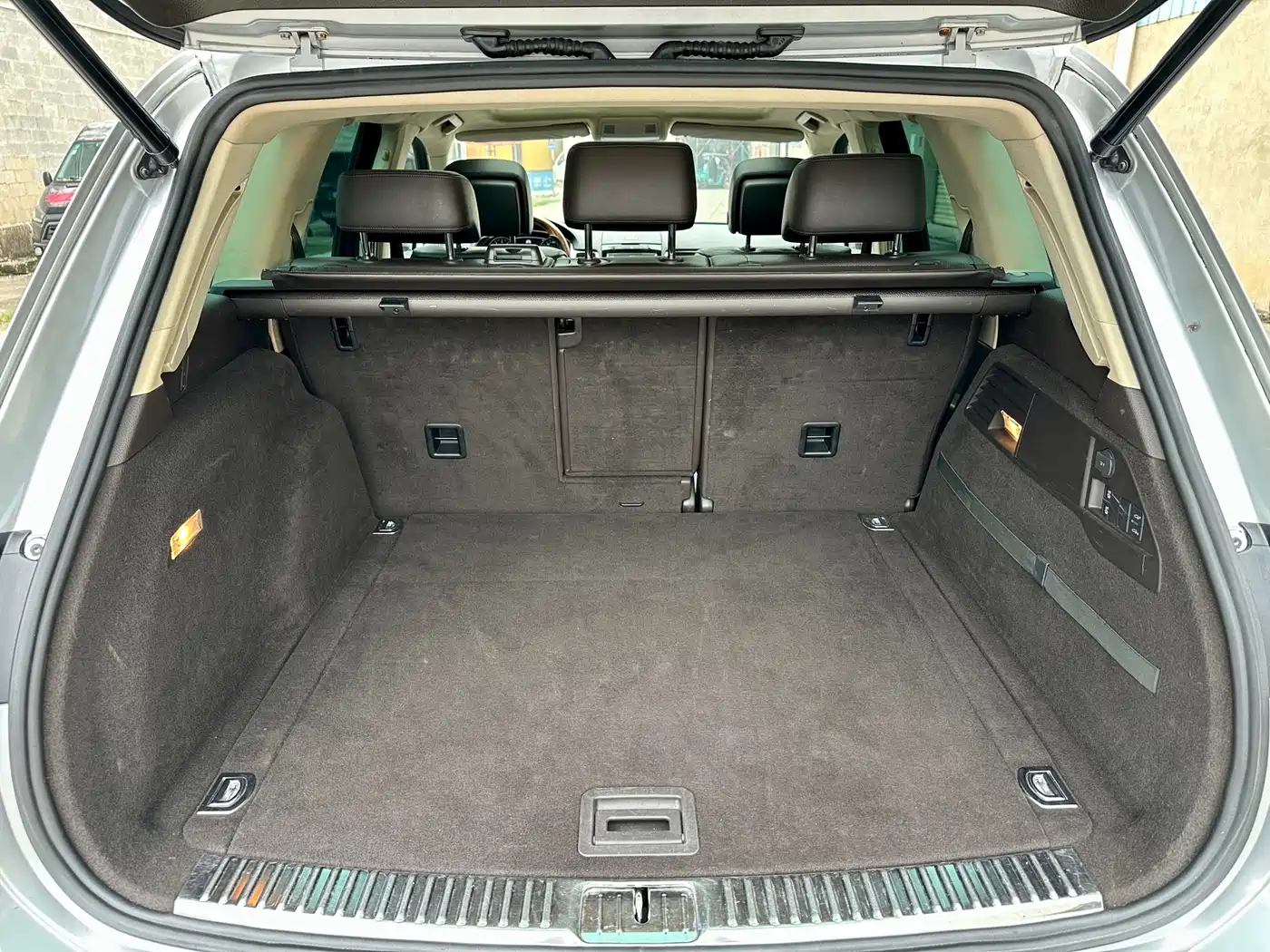 Volkswagen Touareg 2011 3.0TSI Premium фото 15