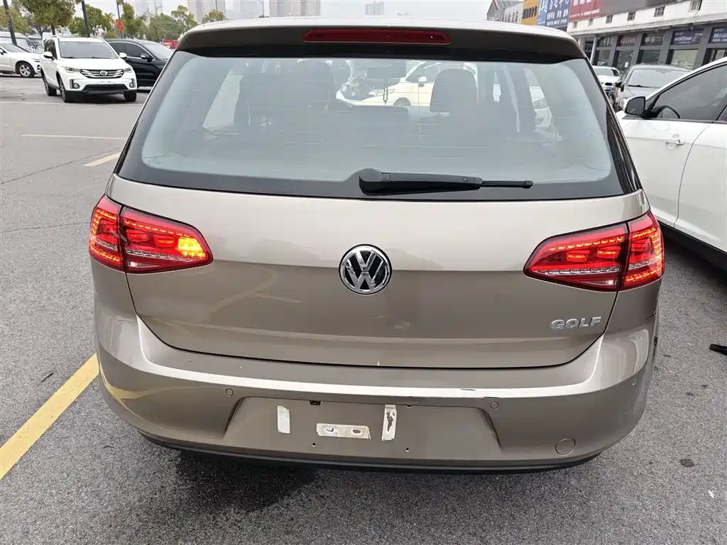 Volkswagen Golf 2015 1.6L Automatic Comfort фото 22