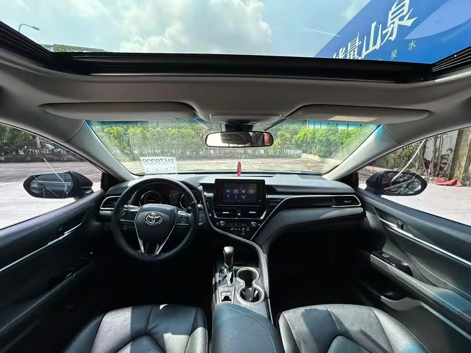 Фото 6 - Toyota Camry