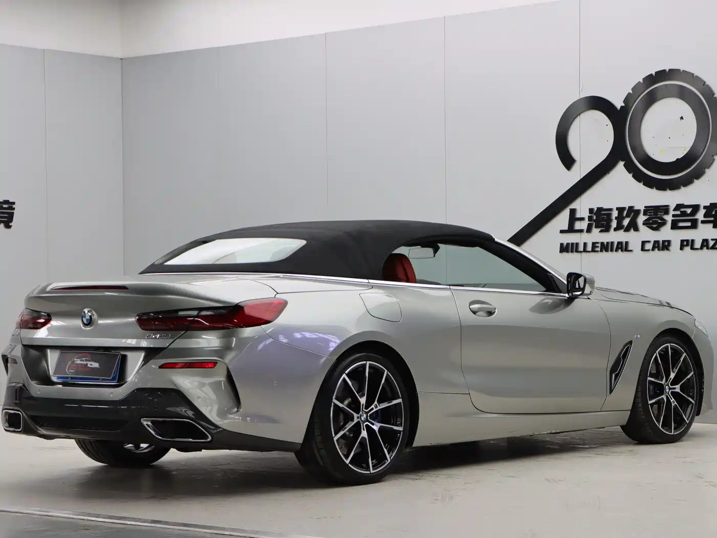 BMW 8 Series 2019 840i Convertible M Sport фото 36