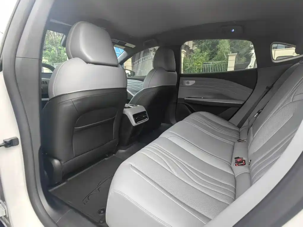 Фото 5 - Geely Galaxy Galaxy E8