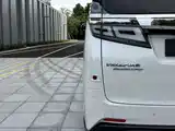 Фото 9 - Toyota Vellfire