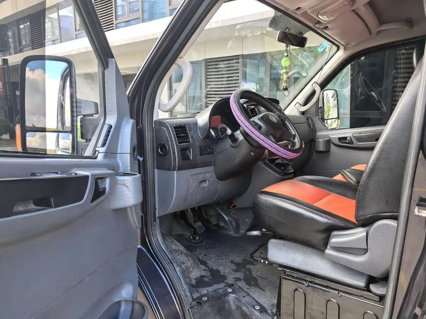 Dongfeng Yufeng Yufeng 2022 2021 Model 2.3T FWD Logistics Vehicle Short Wheelbase Medium Roof 5-9 Seats China VI M9T