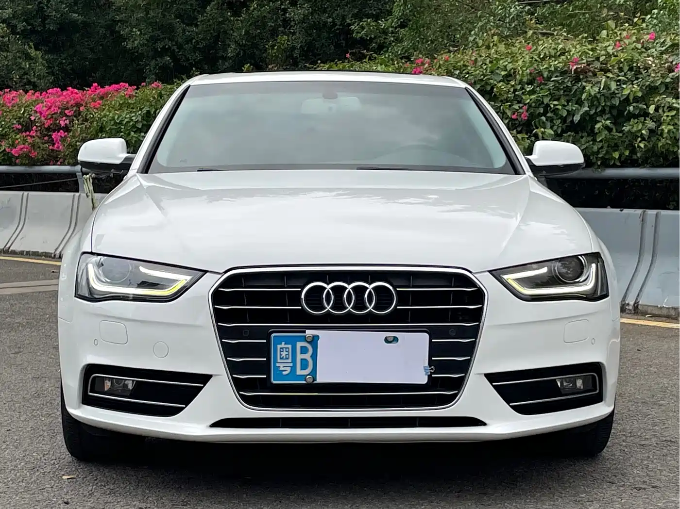 Audi A4L 2016 35 TFSI Collector's Edition Automatic Standard фото 2