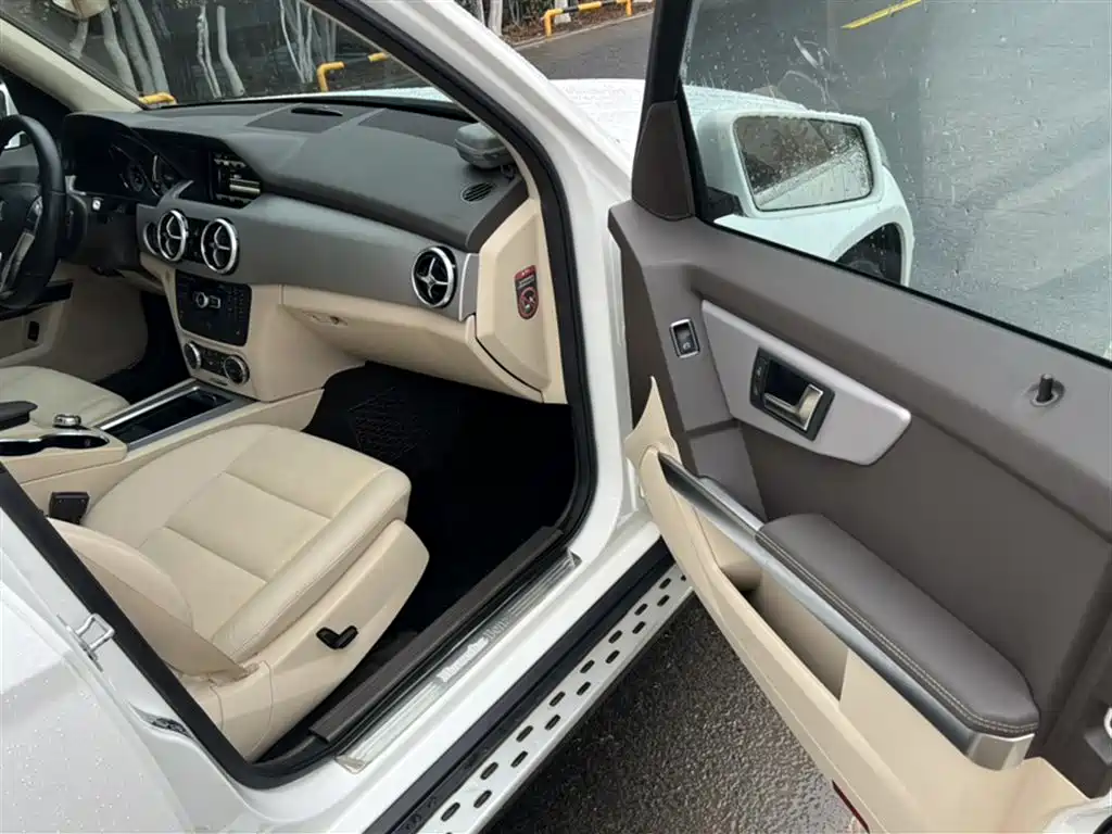 Mercedes-Benz GLK-Class 2015 GLK 300 4MATIC Fashion Ultimate Edition фото 18