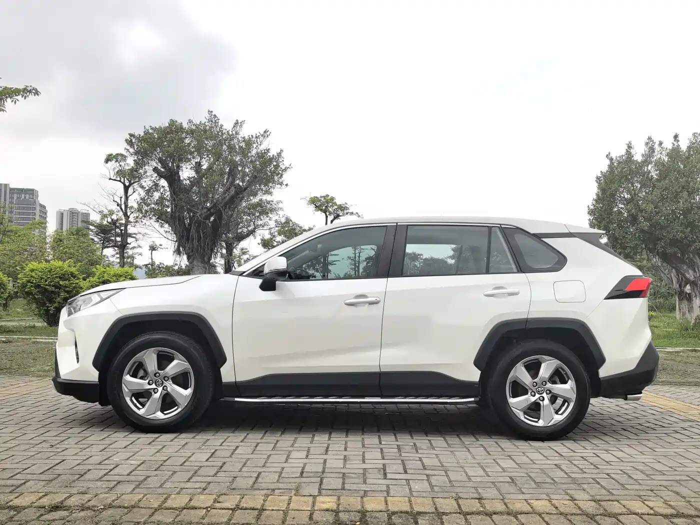 Toyota RAV4 Rongfang 2020 2.0L CVT 2WD Fashion PLUS фото 4